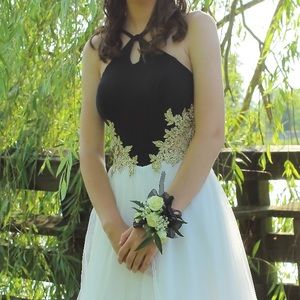 Black & White Blondie Nites Prom/Formal Dress